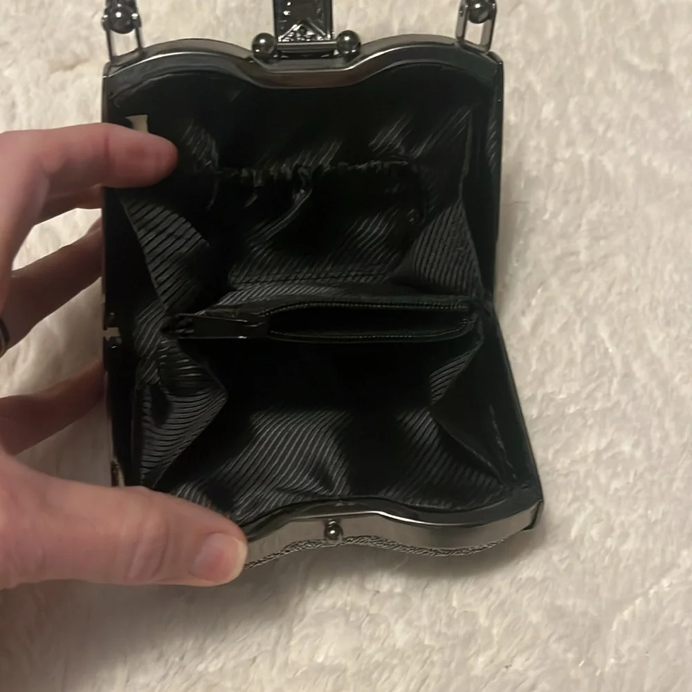 Elegant Silver purse - Picture 2 of 5